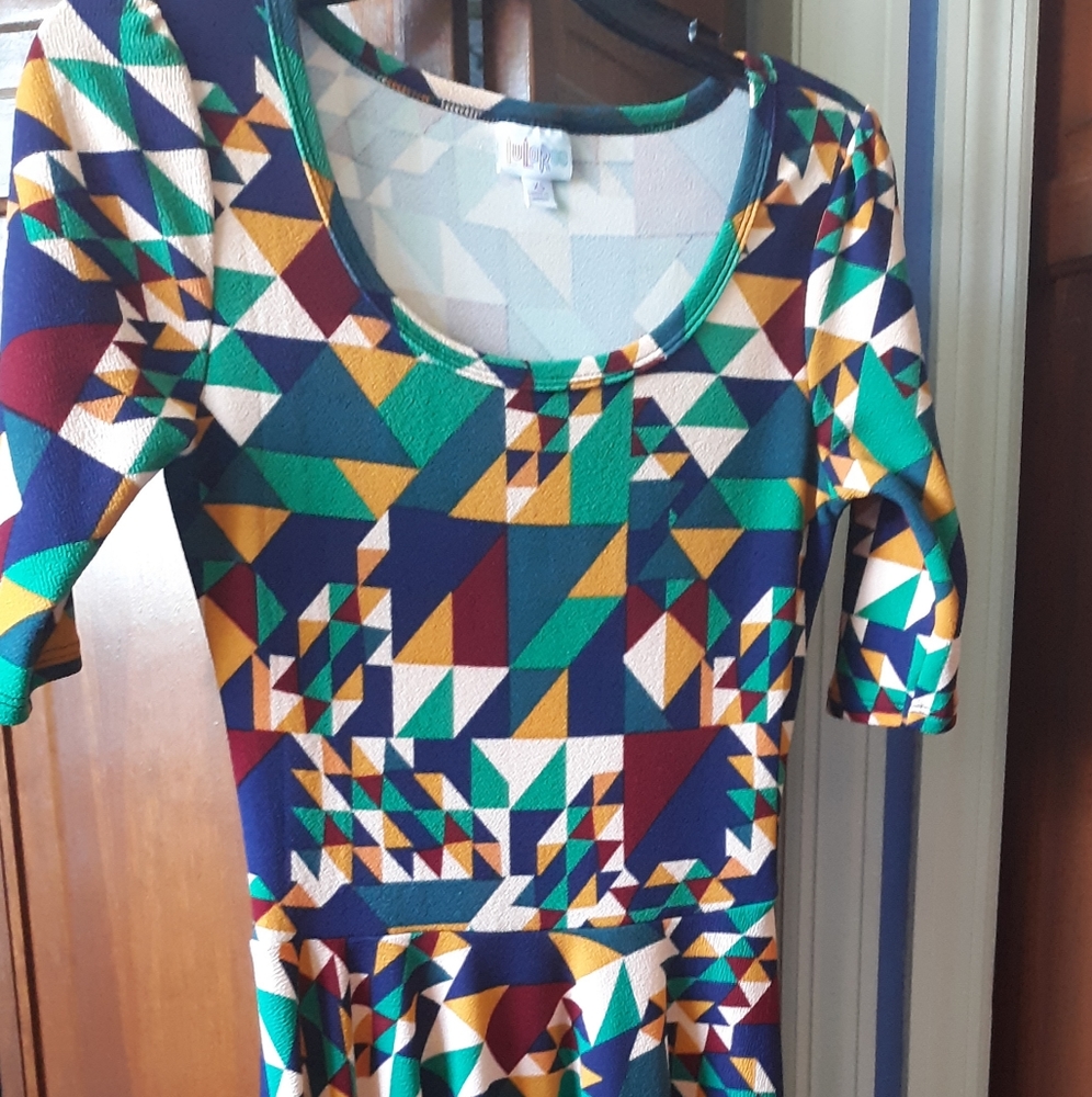 LuLaRoe Dress Geometric Colorful Pretty!💚